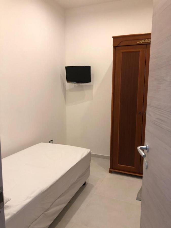 13 Minuti Dal Centro Bed & Breakfast Reggio Calabria Exterior photo